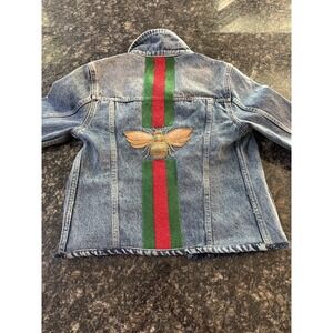 GOLDEN BEE DENIM JACKET. Pre Loved Size Small Denim.